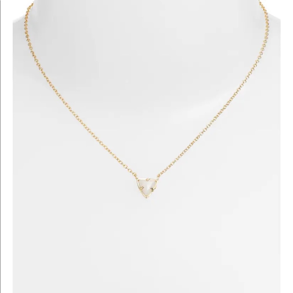 BRAND NEW!! ‘Perry’ stone pendant necklace.